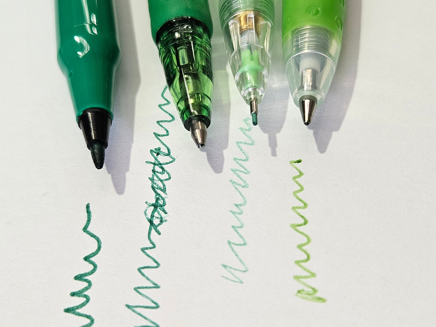 CHRISTMAS GREEN PENS SELECTION - SALE