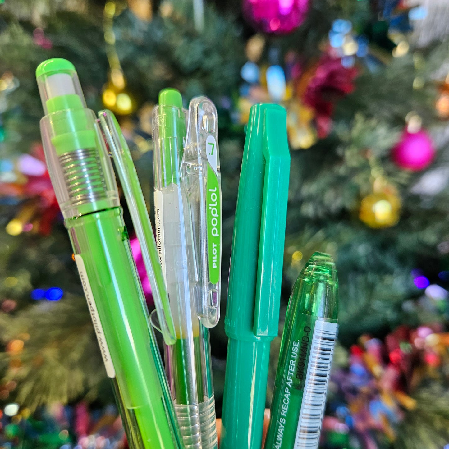 CHRISTMAS GREEN PENS SELECTION - SALE