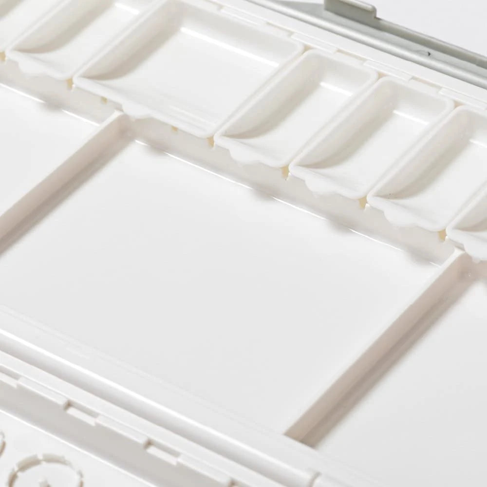 Holbein Watercolor Palette with Removable Small Rooms, 30 Compartments (32 Petri Dishes, 4 Large)