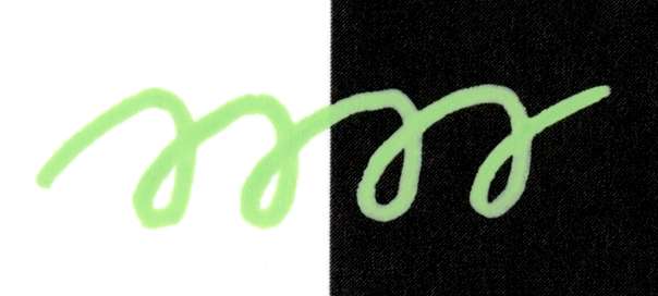 Copic Acrea Paint Marker Apple Green